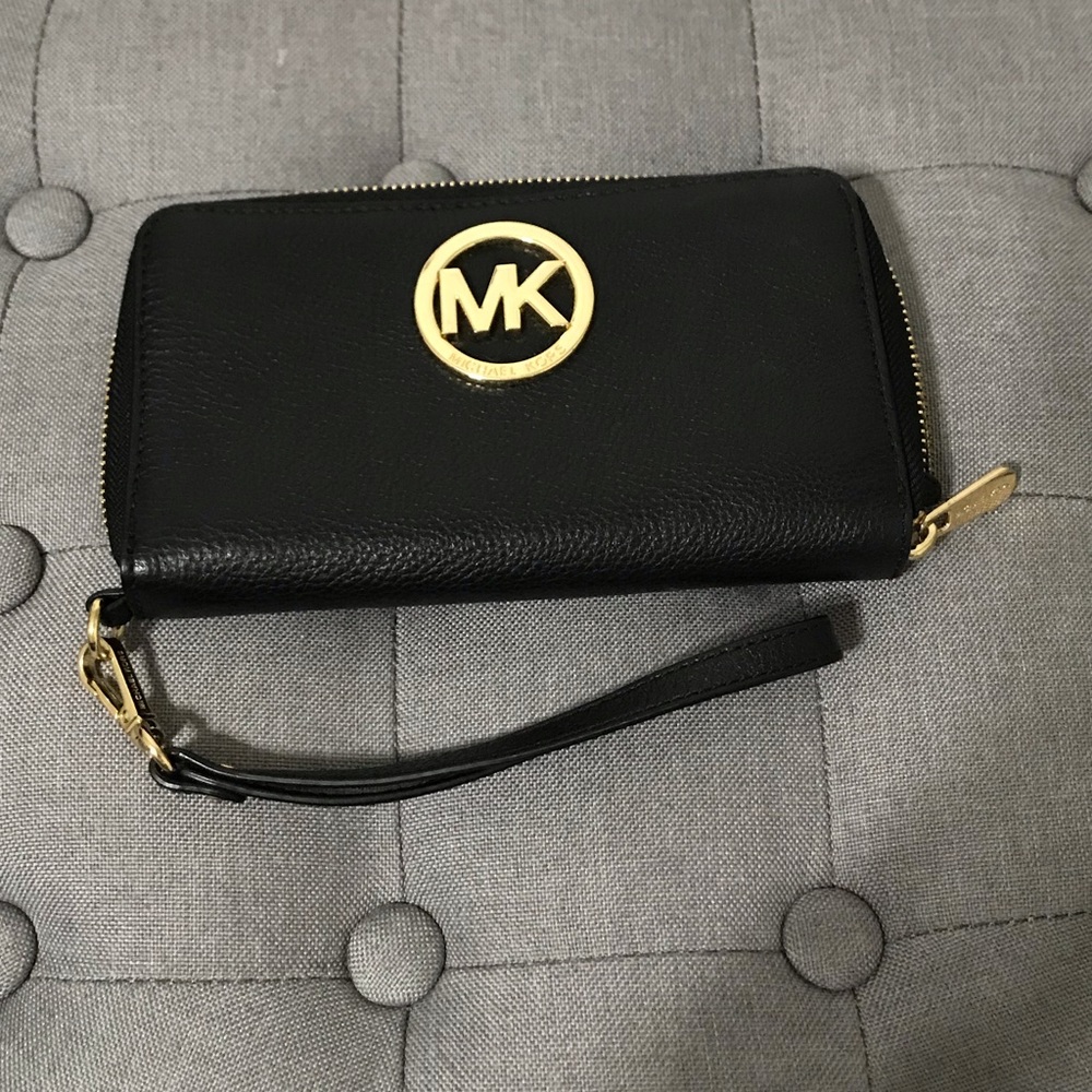 Michael Kors Wristlet
